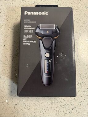 Panasonic Black and Gold Wet/Dry Electric Shaver